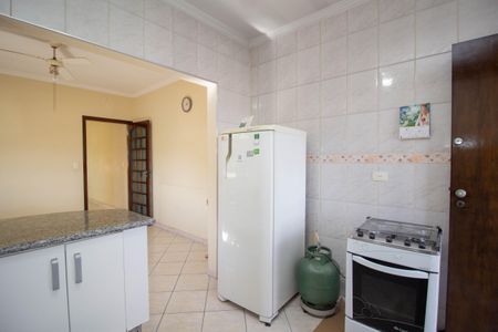 Casa à venda com 167m², 4 quartos e 4 vagas Casa à venda com 167m², 4 quartos e 4 vagasCozinha