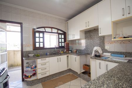 Casa à venda com 167m², 4 quartos e 4 vagas Casa à venda com 167m², 4 quartos e 4 vagasCozinha