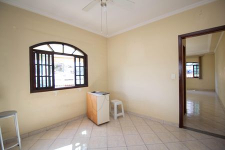 Casa à venda com 167m², 4 quartos e 4 vagas Casa à venda com 167m², 4 quartos e 4 vagasCopa