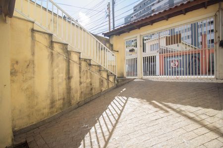 Casa à venda com 167m², 4 quartos e 4 vagas Casa à venda com 167m², 4 quartos e 4 vagasGaragem