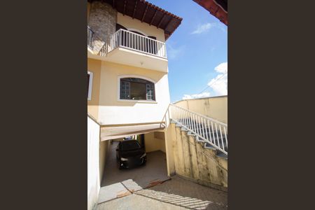 Casa à venda com 167m², 4 quartos e 4 vagas Casa à venda com 167m², 4 quartos e 4 vagasGaragem