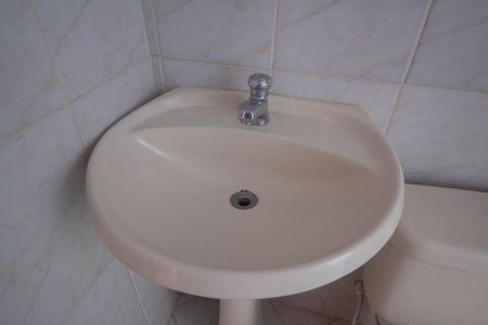 Casa à venda com 167m², 4 quartos e 4 vagas Casa à venda com 167m², 4 quartos e 4 vagasBanheiro da Suíte