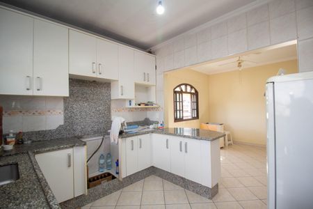 Casa à venda com 167m², 4 quartos e 4 vagas Casa à venda com 167m², 4 quartos e 4 vagasCozinha