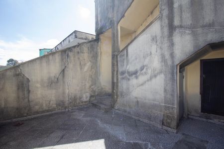 Casa à venda com 167m², 4 quartos e 4 vagas Casa à venda com 167m², 4 quartos e 4 vagasTerraço