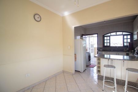 Casa à venda com 167m², 4 quartos e 4 vagas Casa à venda com 167m², 4 quartos e 4 vagasCopa