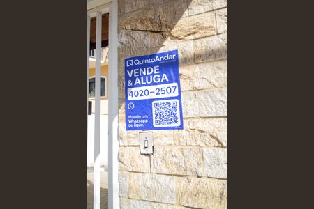 Casa à venda com 167m², 4 quartos e 4 vagas Casa à venda com 167m², 4 quartos e 4 vagasFachada - placa instalada