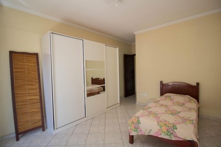 Casa à venda com 167m², 4 quartos e 4 vagas Casa à venda com 167m², 4 quartos e 4 vagasQuarto 3 - Suíte