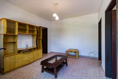 Casa à venda com 250m², 1 quarto e 2 vagas Casa à venda com 250m², 1 quarto e 2 vagasSala