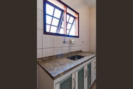 Casa à venda com 250m², 1 quarto e 2 vagas Casa à venda com 250m², 1 quarto e 2 vagasCozinha