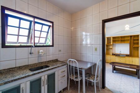 Casa à venda com 250m², 1 quarto e 2 vagas Casa à venda com 250m², 1 quarto e 2 vagasCozinha