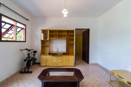 Casa à venda com 250m², 1 quarto e 2 vagas Casa à venda com 250m², 1 quarto e 2 vagasSala