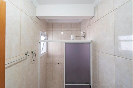 Apartamento para alugar com 57m², 2 quartos e 1 vaga Apartamento para alugar com 57m², 2 quartos e 1 vagaBanheiro do Quarto 2