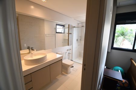 Apartamento à venda com 306m², 4 quartos e 3 vagasBanheiro 3