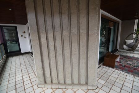 Apartamento à venda com 306m², 4 quartos e 3 vagasSala - Sacada