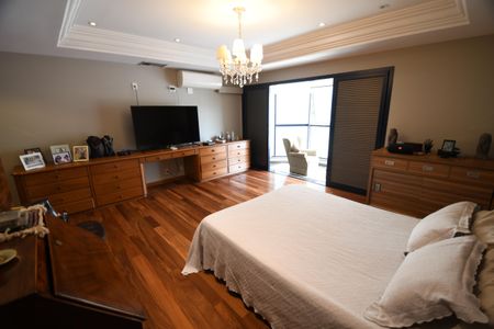 Apartamento à venda com 306m², 4 quartos e 3 vagasQuarto 4 - Suíte