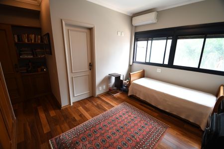 Apartamento à venda com 306m², 4 quartos e 3 vagasQuarto 2 - Suíte