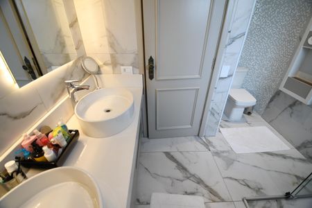 Apartamento à venda com 306m², 4 quartos e 3 vagasBanheiro 1