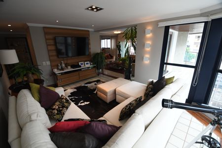 Apartamento à venda com 306m², 4 quartos e 3 vagasSala TV