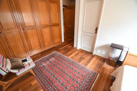 Apartamento à venda com 306m², 4 quartos e 3 vagasQuarto 2 - Suíte