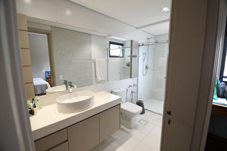 Apartamento à venda com 306m², 4 quartos e 3 vagasBanheiro 2