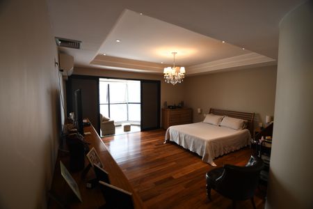 Apartamento à venda com 306m², 4 quartos e 3 vagasQuarto 4 - Suíte