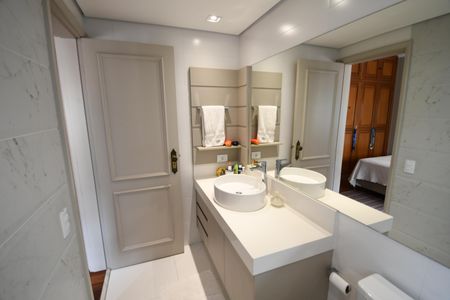 Apartamento à venda com 306m², 4 quartos e 3 vagasBanheiro 2