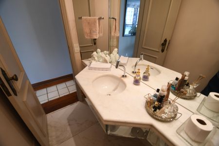 Apartamento à venda com 306m², 4 quartos e 3 vagasLavabo