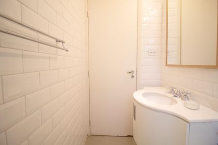 Apartamento à venda com 112m², 3 quartos e 1 vaga Apartamento à venda com 112m², 3 quartos e 1 vagaBanheiro Social