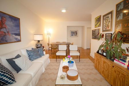 Apartamento à venda com 112m², 3 quartos e 1 vaga Apartamento à venda com 112m², 3 quartos e 1 vagaSala