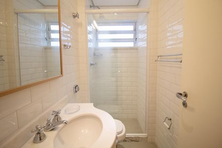Apartamento à venda com 112m², 3 quartos e 1 vaga Apartamento à venda com 112m², 3 quartos e 1 vagaBanheiro Social