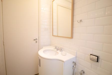Apartamento à venda com 112m², 3 quartos e 1 vaga Apartamento à venda com 112m², 3 quartos e 1 vagaBanheiro Social