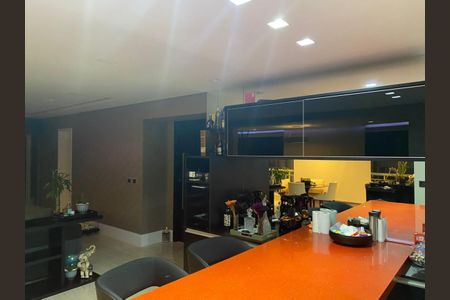 Apartamento à venda com 141m², 2 quartos e 2 vagas Apartamento à venda com 141m², 2 quartos e 2 vagasFoto 01