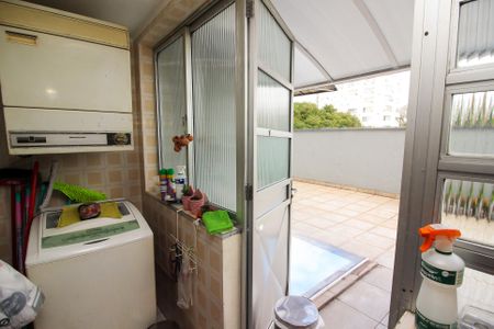 Apartamento à venda com 140m², 2 quartos e sem vagaÁrea de Serviço