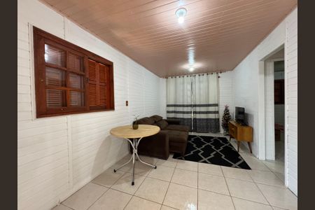 Casa à venda com 140m², 3 quartos e 2 vagasSala