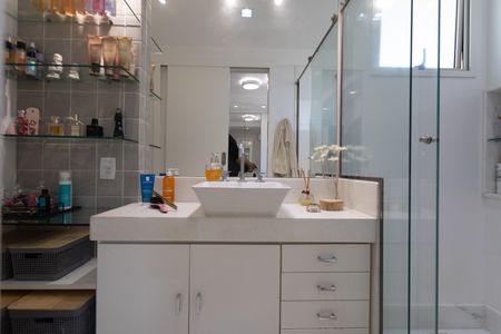 Apartamento à venda com 230m², 3 quartos e 2 vagasBanheiro Suite