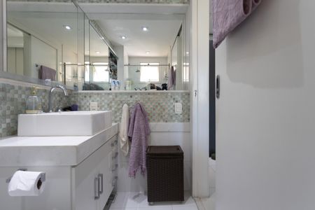Apartamento à venda com 230m², 3 quartos e 2 vagasBanheiro Suite 2