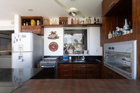 Apartamento à venda com 230m², 3 quartos e 2 vagasChurrasqueira Cobertura