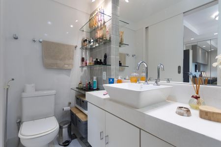 Apartamento à venda com 230m², 3 quartos e 2 vagasBanheiro Suite