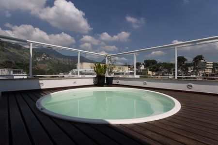 Apartamento à venda com 230m², 3 quartos e 2 vagasCobertura Piscina