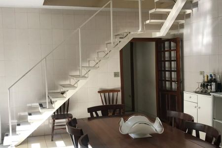 Casa à venda com 129m², 3 quartos e 2 vagas