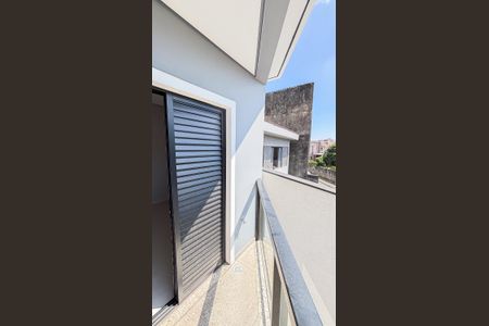 Casa à venda com 106m², 3 quartos e 3 vagas Casa à venda com 106m², 3 quartos e 3 vagasQuarto 2 Varanda
