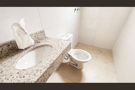 Casa à venda com 126m², 3 quartos e 3 vagasBanheiro da Suíte 2