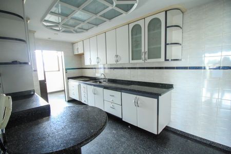 Apartamento à venda com 126m², 3 quartos e 2 vagasCozinha