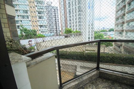 Apartamento à venda com 126m², 3 quartos e 2 vagasVaranda