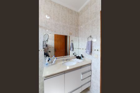 Casa à venda com 326m², 4 quartos e 8 vagasBanheiro