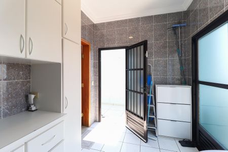 Casa à venda com 326m², 4 quartos e 8 vagasÁrea de serviço