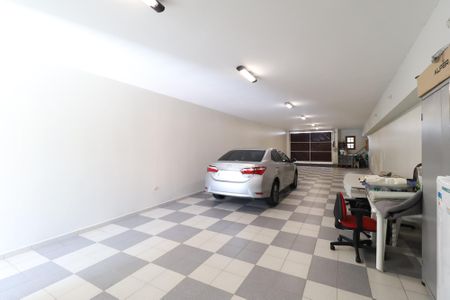 Casa à venda com 326m², 4 quartos e 8 vagasGaragem