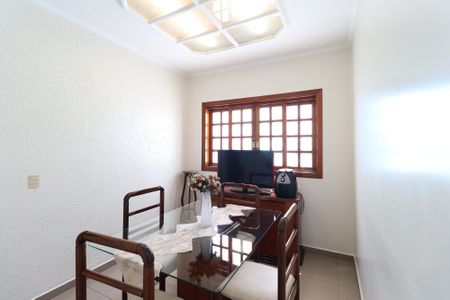 Casa à venda com 326m², 4 quartos e 8 vagasSala de jantar