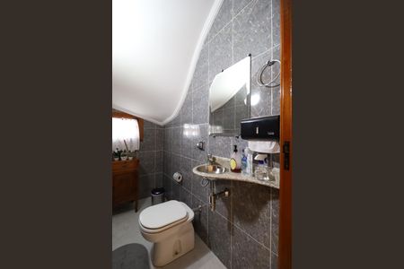 Casa à venda com 326m², 4 quartos e 8 vagasLavabo