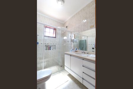 Casa à venda com 326m², 4 quartos e 8 vagasBanheiro